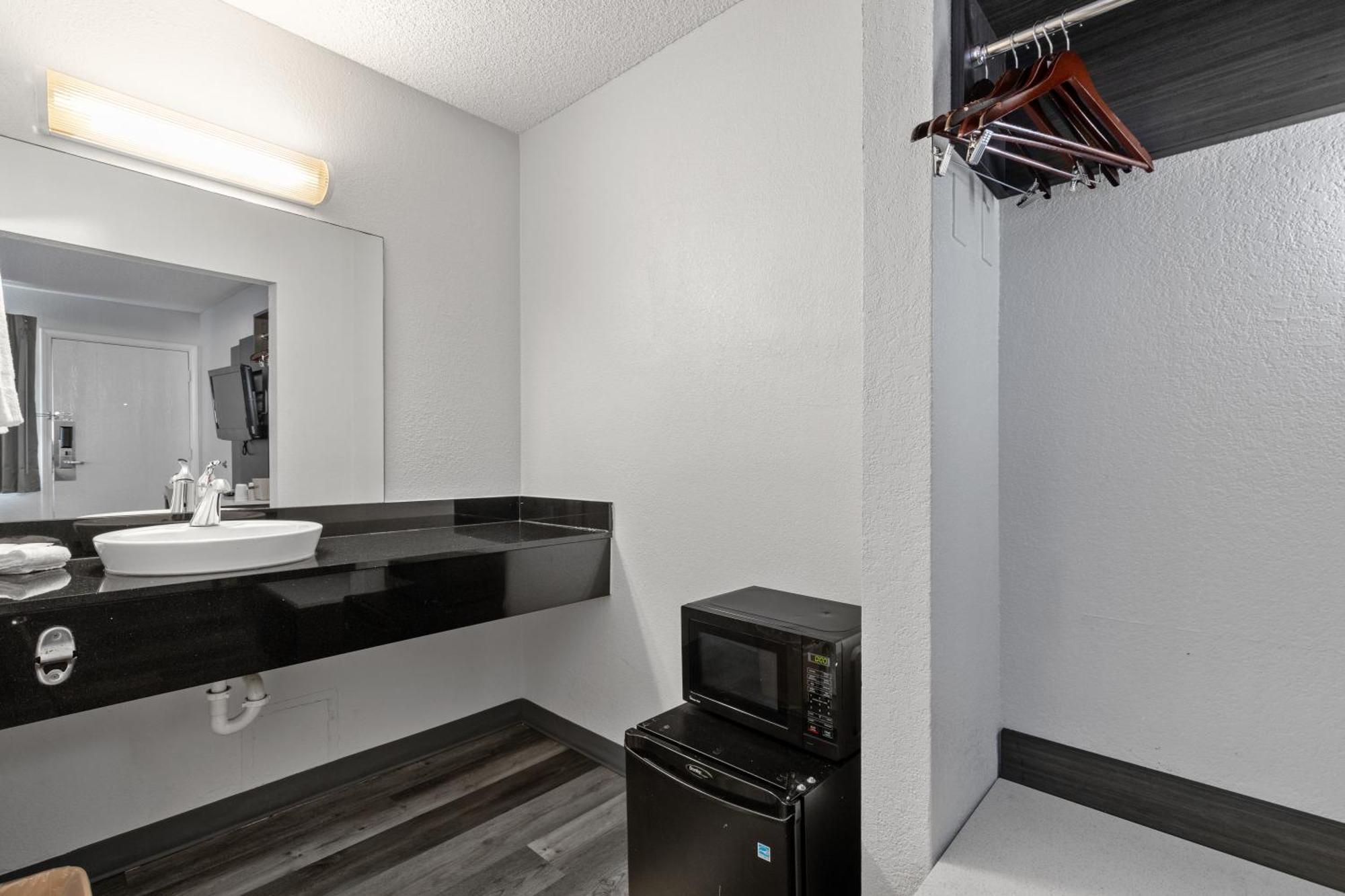 Hotel 6-san Diego, Ca - North